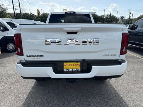 Used 2025 RAM 2500 Laramie AWD/4WD image 5