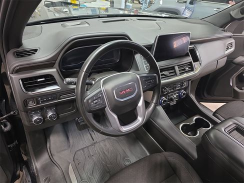 Used 2024 GMC Yukon XL SLE w/ Gmc Pro Safety Plus Package image 17