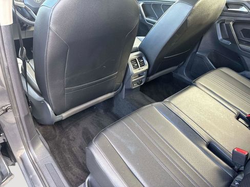 Used 2023 Volkswagen Tiguan SE w/ Panoramic Sunroof Package AWD/4WD image 14
