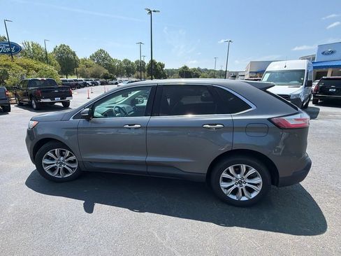 Used 2021 Ford Edge Titanium FWD image 16