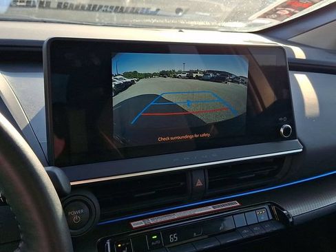 Certified 2024 Toyota Prius XLE FWD image 17
