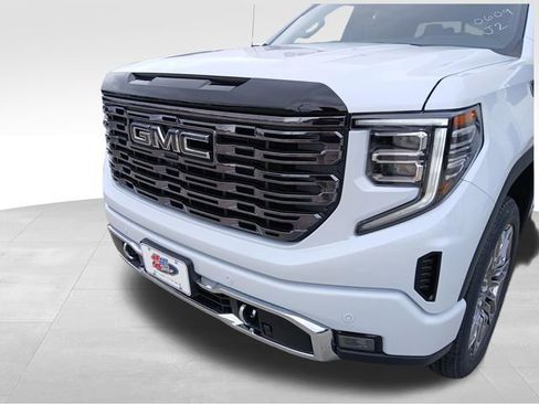 New 2026 GMC Sierra 1500 Denali Ultimate w/ LPO, Black Badging Package image 9