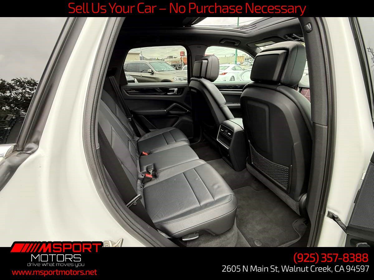Used 2021 Porsche Cayenne AWD/4WD image 16