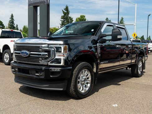 Used 2022 Ford F350 Limited image 3