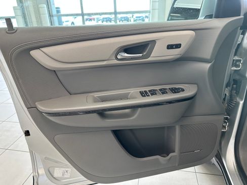 Used 2017 Chevrolet Traverse Premier image 11