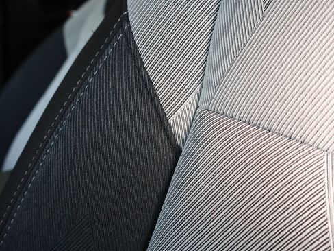 Used 2025 Chevrolet Trax LS image 9