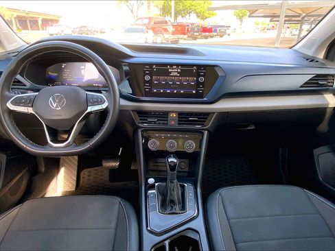 Used 2023 Volkswagen Taos SE w/ Panoramic Sunroof Package FWD image 16