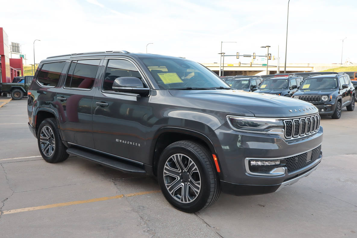 Used 2022 Jeep Wagoneer Series II w/ Convenience Group I AWD/4WD image 4