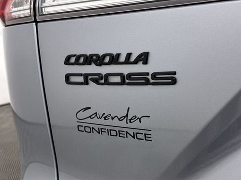 Used 2025 Toyota Corolla Cross AWD Hybrid image 32