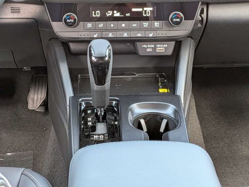 Used 2026 Subaru Outback Limited AWD/4WD image 19