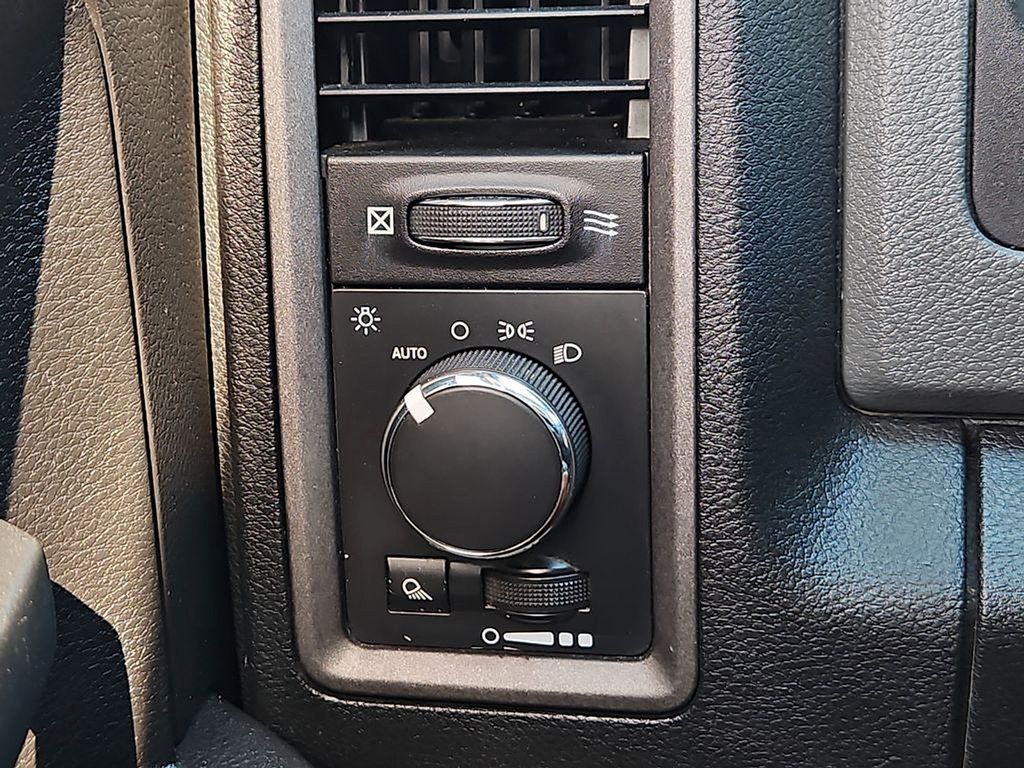 Used 2016 RAM 1500 4x4 Crew Cab w/ Protection Group image 22