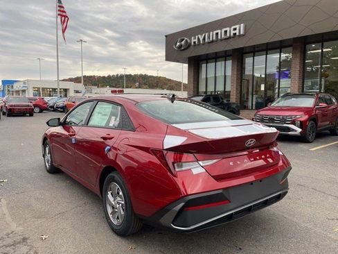 New 2025 Hyundai Elantra SE image 5