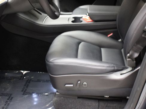 Used 2022 Tesla Model Y Long Range image 27