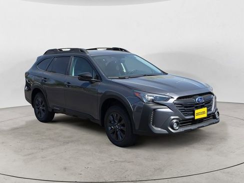 Used 2025 Subaru Outback Onyx Edition AWD/4WD image 7