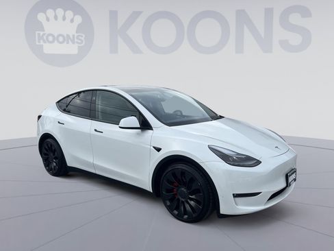 Used 2023 Tesla Model Y Performance image 10