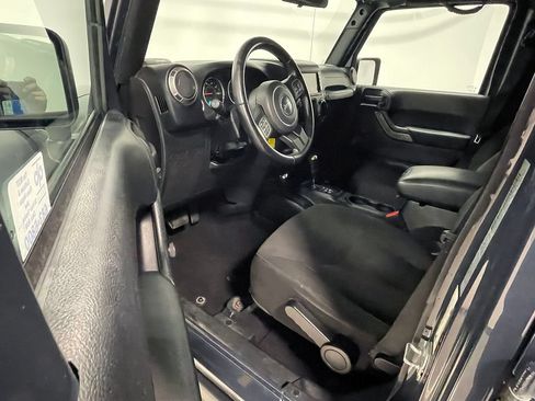 Used 2018 Jeep Wrangler Unlimited Sport AWD/4WD image 14