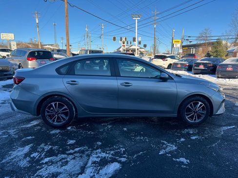 Used 2024 Kia Forte LXS w/ LXS Technology Package image 5