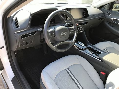 Used 2020 Hyundai Sonata SEL w/ Convenience Package FWD image 3