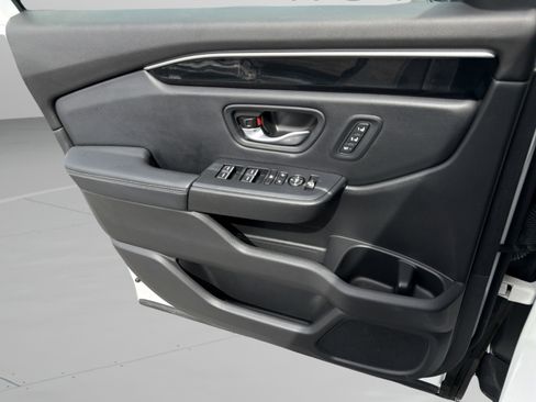 Certified 2023 Honda Pilot Touring image 16