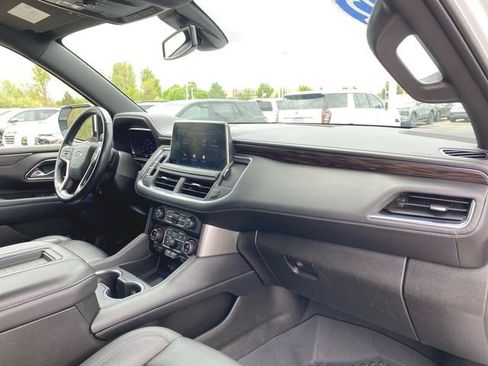 Used 2022 Chevrolet Tahoe Z71 w/ Luxury Package AWD/4WD image 28