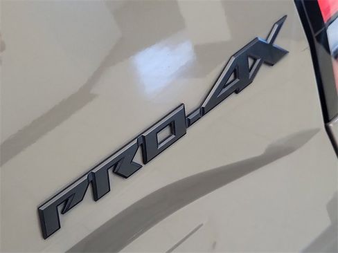 Used 2023 Nissan Frontier PRO-4X w/ Pro-4X Premium Package image 19