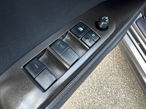 Used 2022 Toyota Camry SE image 27