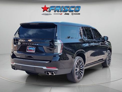 Used 2026 Chevrolet Suburban High Country AWD/4WD image 7