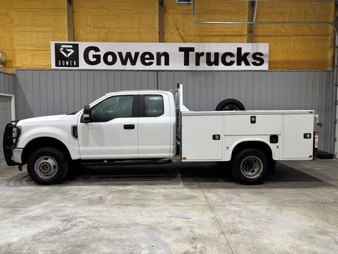 Used 2019 Ford F350 XL w/ XL Value Package image 2