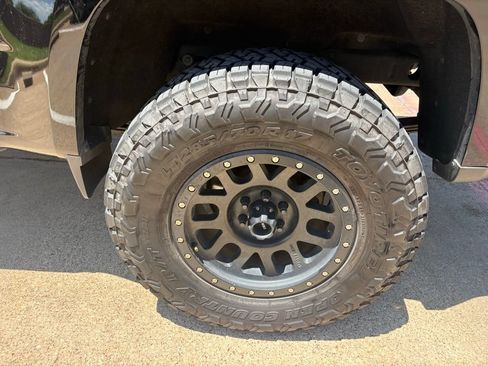 Used 2018 Chevrolet Colorado Z71 AWD/4WD image 14
