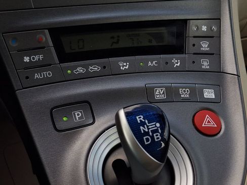 Used 2015 Toyota Prius Three w/ Solar Roof Package FWD image 22