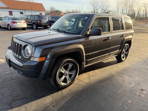 Used 2016 Jeep Patriot High Altitude image 3