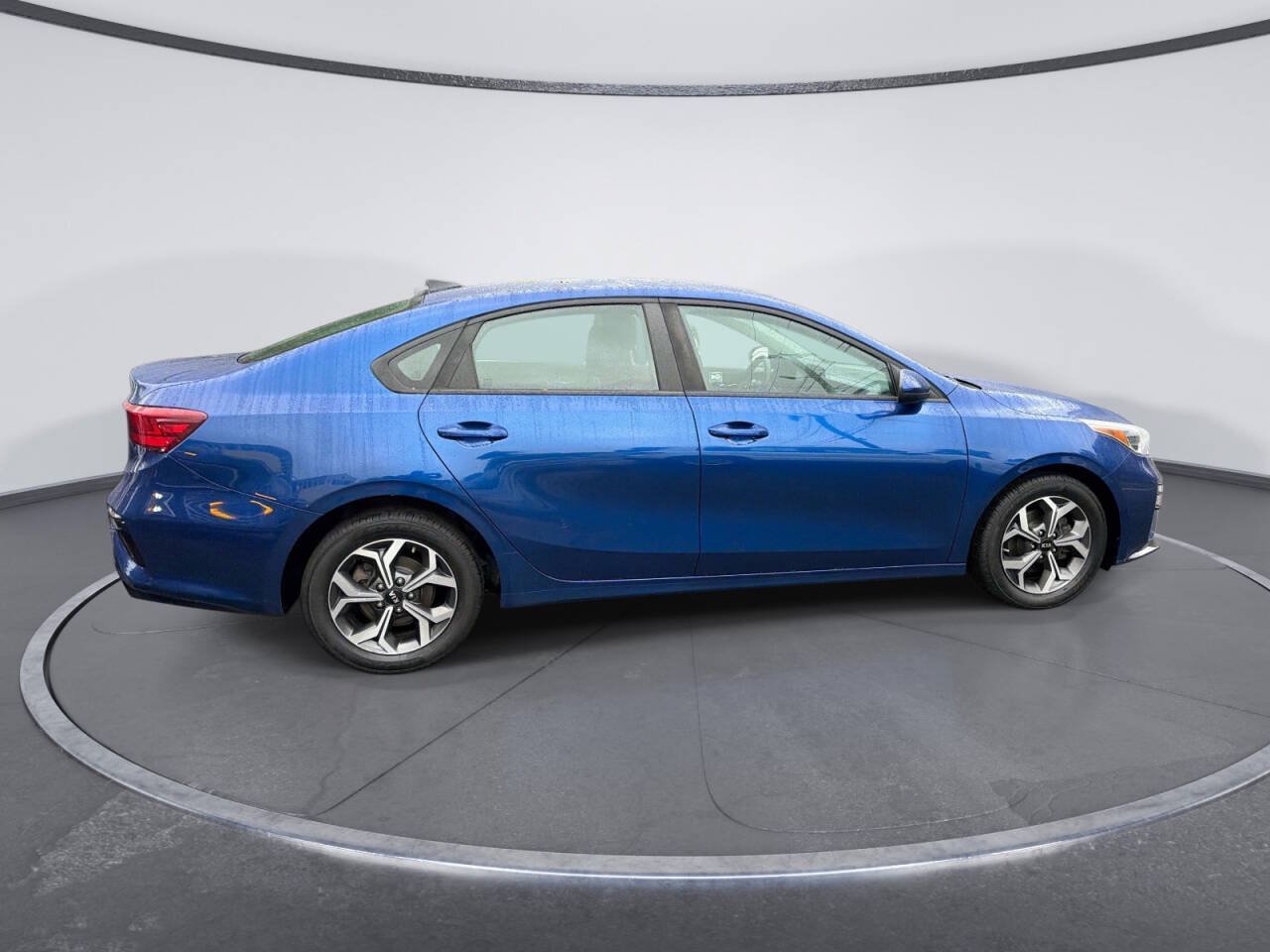 Used 2019 Kia Forte LXS FWD image 5