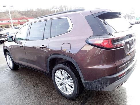 Used 2024 GMC Acadia Elevation image 3