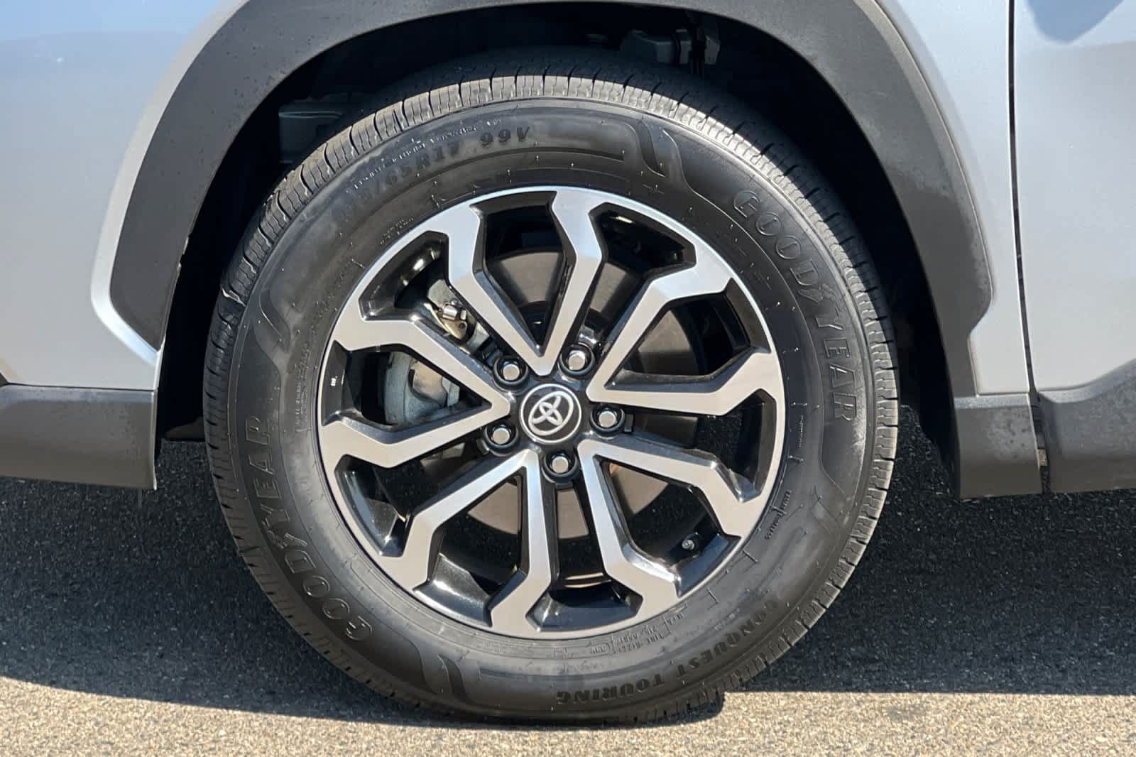 Certified 2024 Toyota Corolla Cross AWD Hybrid image 31