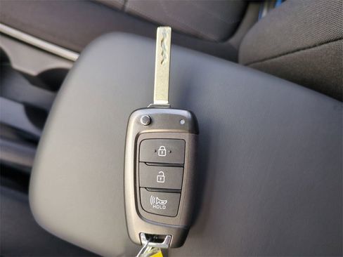 New 2026 Hyundai Venue SE image 32