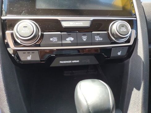 Used 2017 Honda Civic Touring image 16