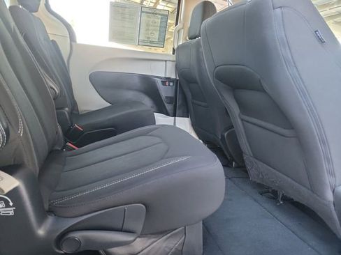 Used 2024 Chrysler Voyager LX image 24