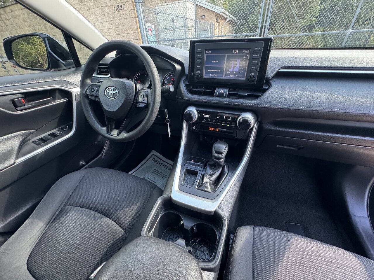 Used 2019 Toyota RAV4 LE FWD image 21