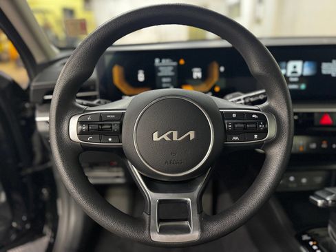 Used 2025 Kia K5 LXS FWD image 19