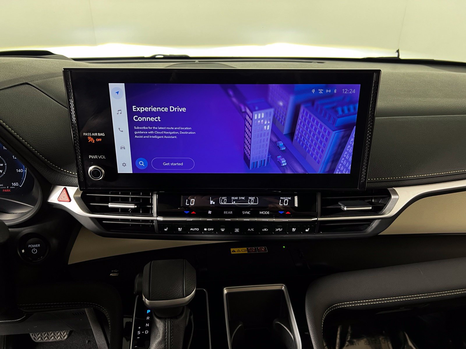 Certified 2025 Toyota Sienna Platinum FWD image 19
