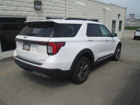 Used 2025 Ford Explorer Active w/ Active Comfort Package AWD/4WD image 5