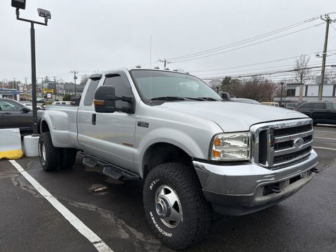 Used 2004 Ford F350 XL image 2