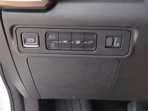 Used 2025 GMC Hummer EV 3X AWD/4WD image 18