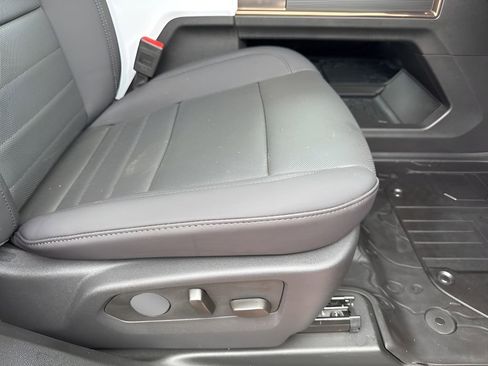 New 2025 GMC Hummer EV 2X image 15