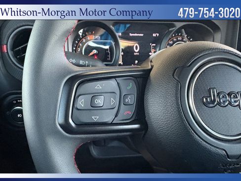 Used 2024 Jeep Wrangler Unlimited Rubicon w/ Technology Group image 18