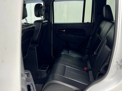 Used 2012 Jeep Liberty Sport AWD/4WD image 30