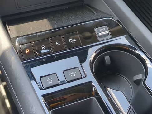 Used 2025 Nissan Murano SV FWD image 24