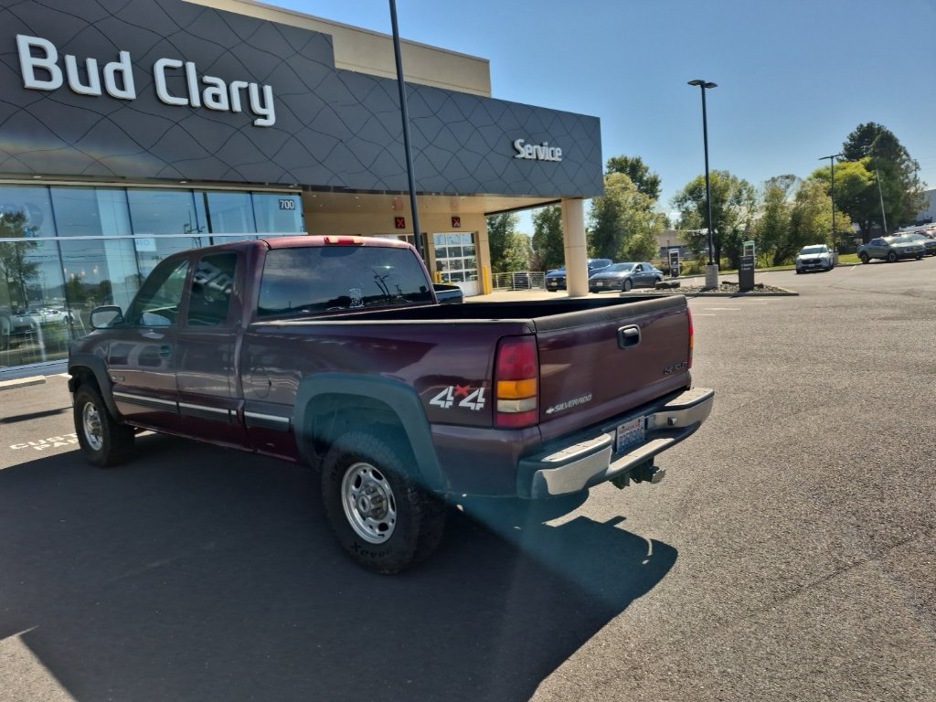 Used 2001 Chevrolet Silverado 2500 LS w/ Firm Ride Suspension Pkg AWD/4WD image 9