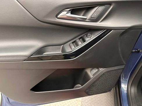 Used 2025 Chevrolet Equinox LT w/ Convenience Package II image 16