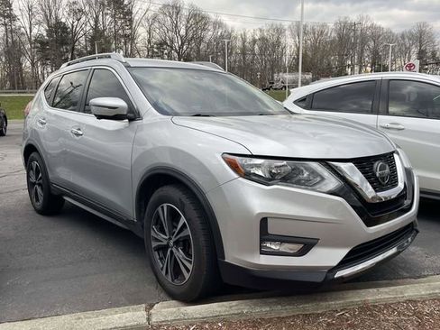 Used 2018 Nissan Rogue SL image 9